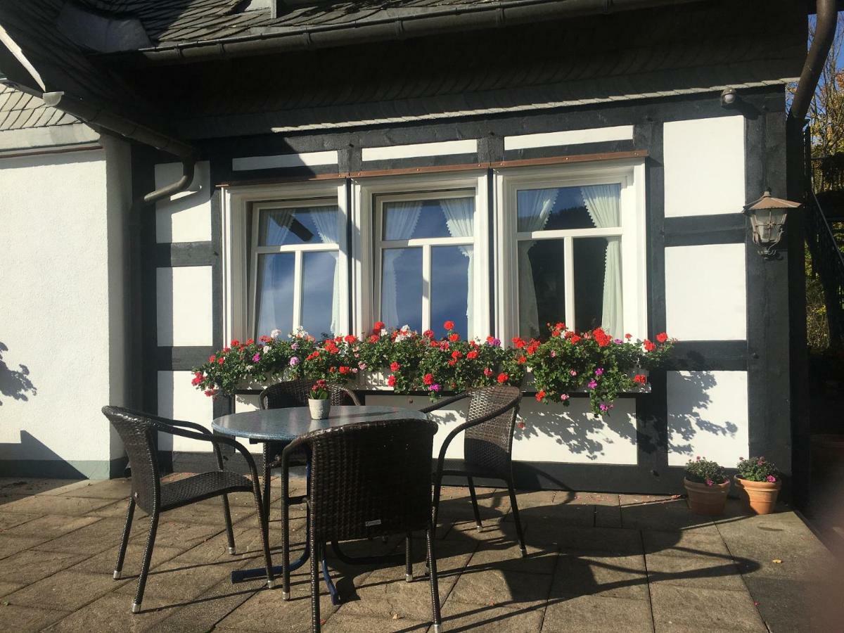 Pension Und Ferienwohnung Schuette Schmallenberg Exterior foto